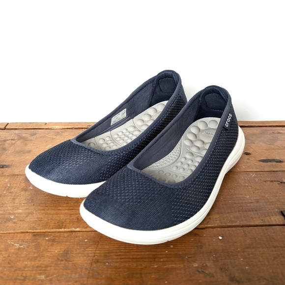 Crocs Women's Revival Flat Navy Slip-On Shoes In Size 6W - Picture 2 of 9